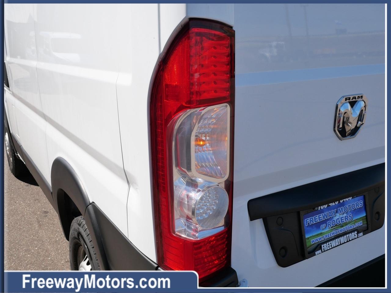 RAM ProMaster Cargo Van Tradesman 1500 Low Roof 118" WB w/Pass Seat 2024