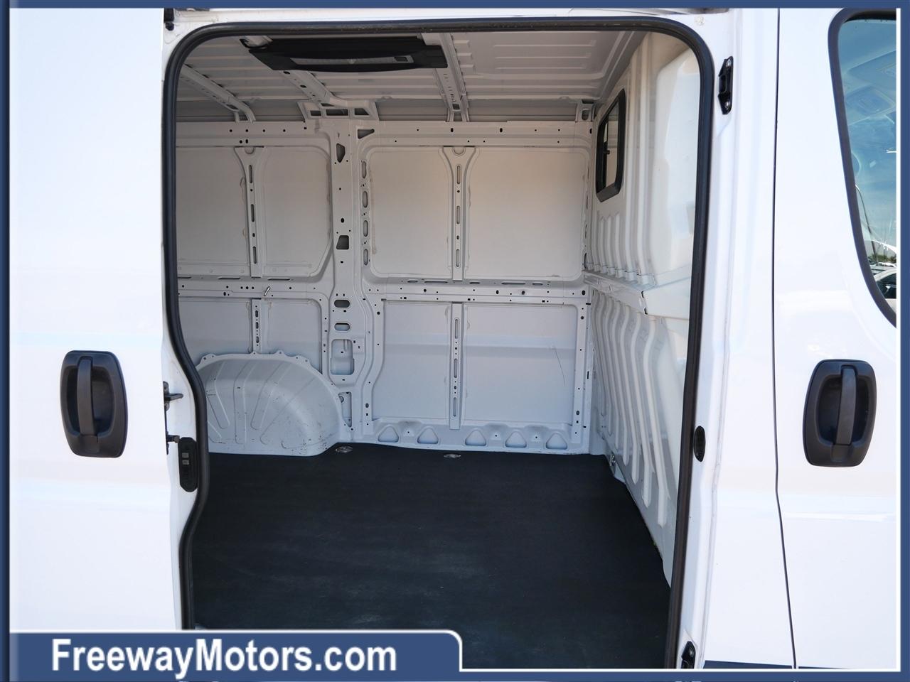 RAM ProMaster Cargo Van Tradesman 1500 Low Roof 118" WB w/Pass Seat 2024