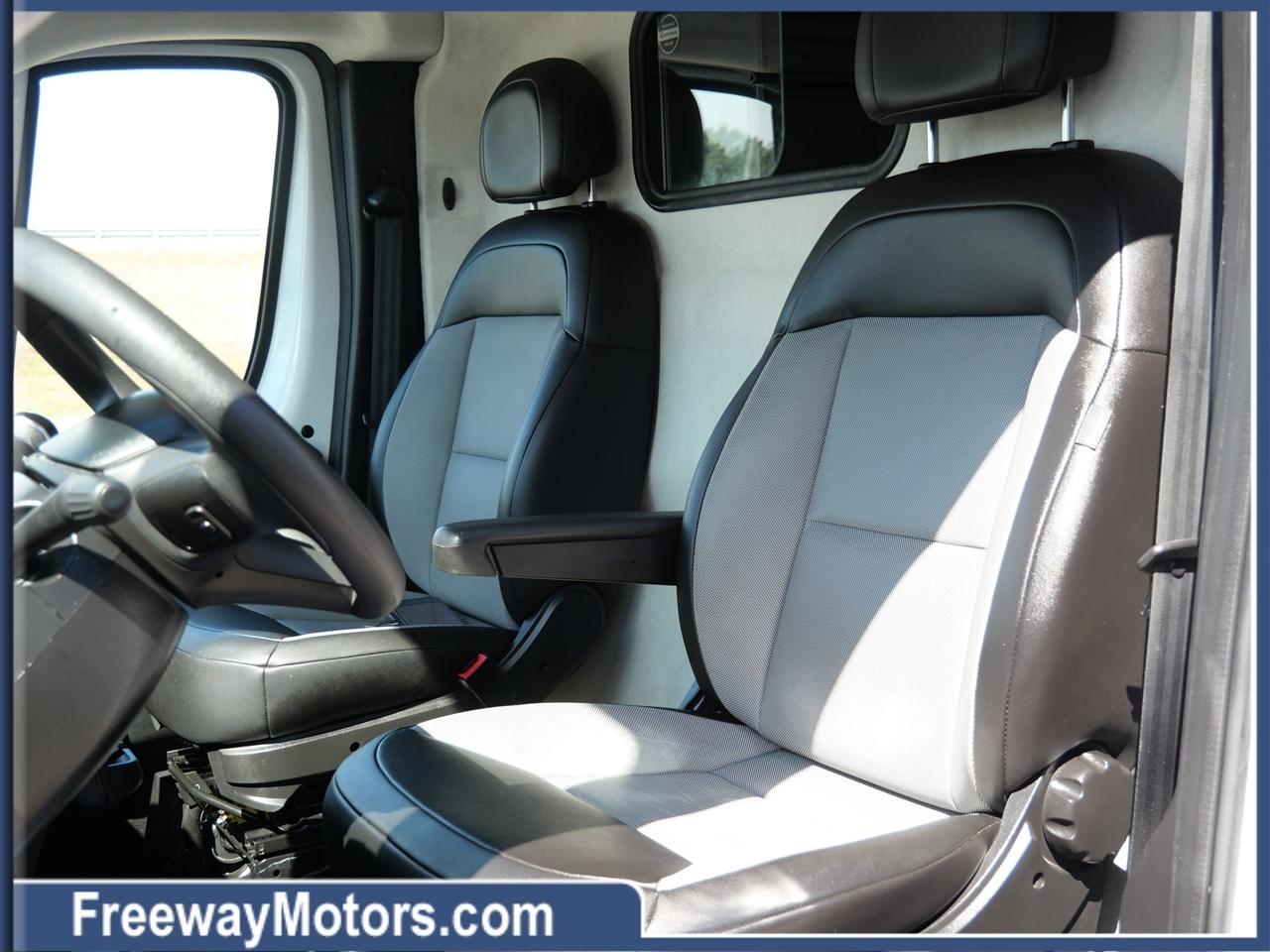 RAM ProMaster Cargo Van Tradesman 1500 Low Roof 118" WB w/Pass Seat 2024