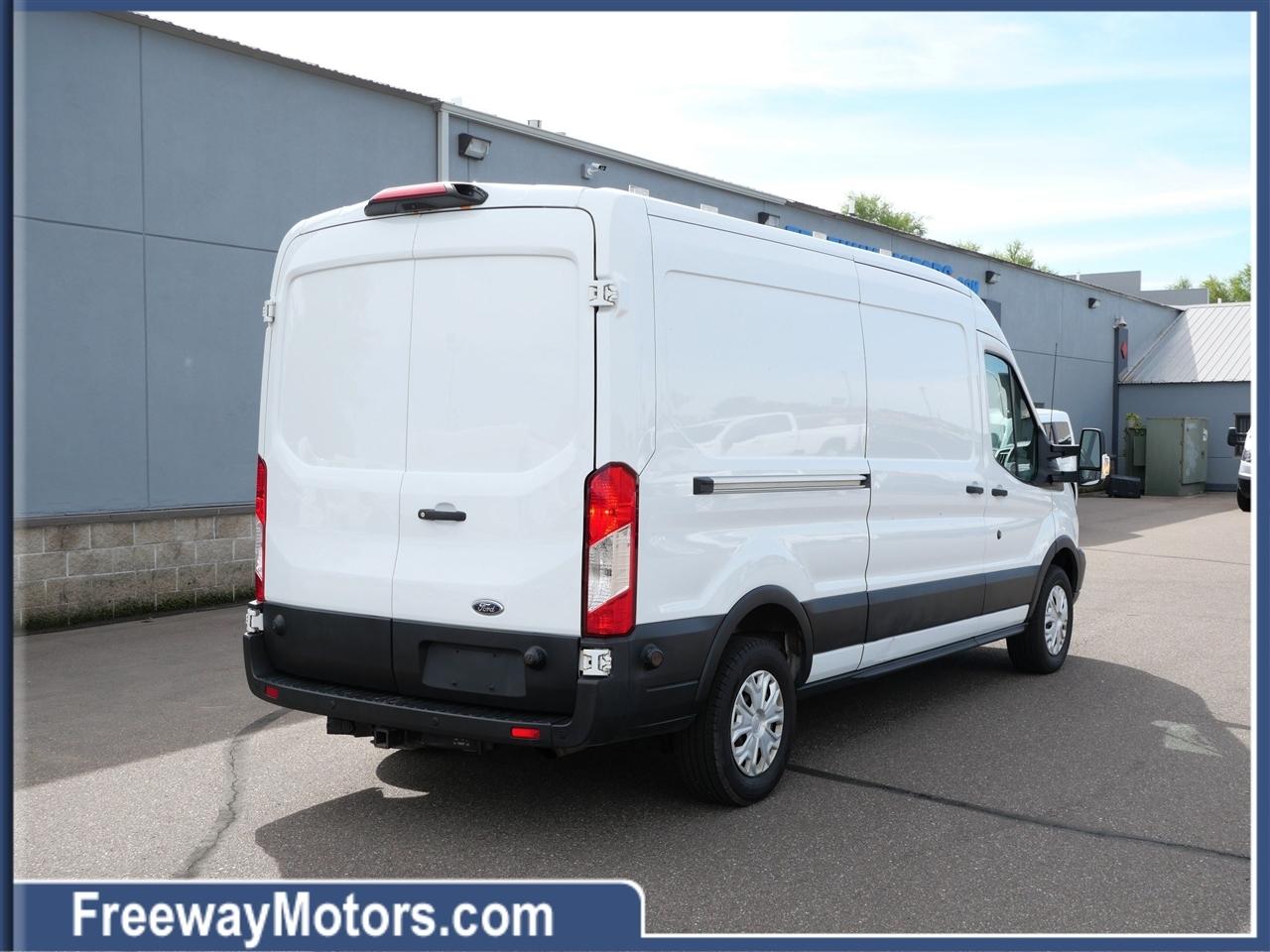 Ford Transit Van T-250 148" Med Rf 9000 GVWR Sliding RH Dr 2019