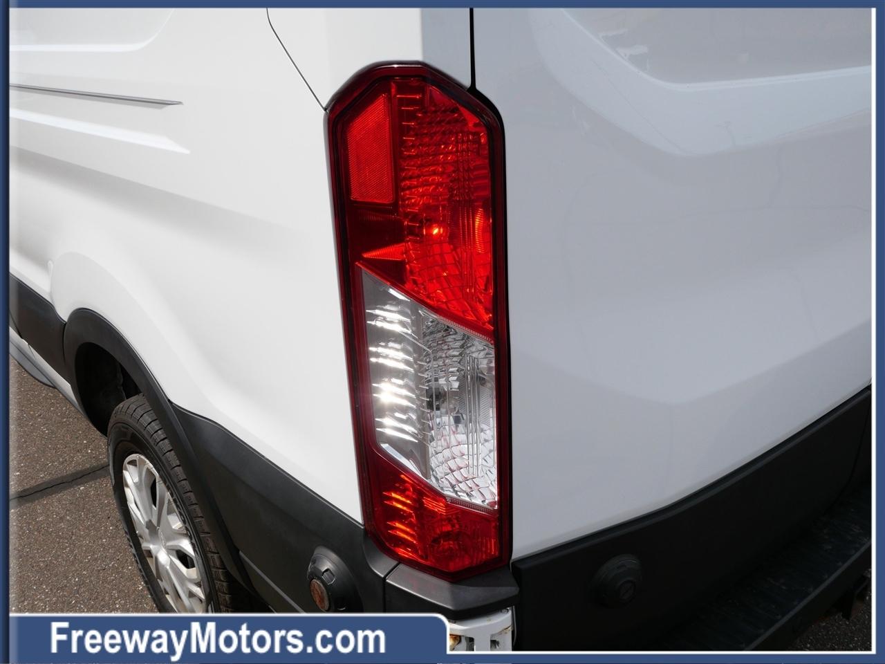 Ford Transit Van T-250 148" Med Rf 9000 GVWR Sliding RH Dr 2019