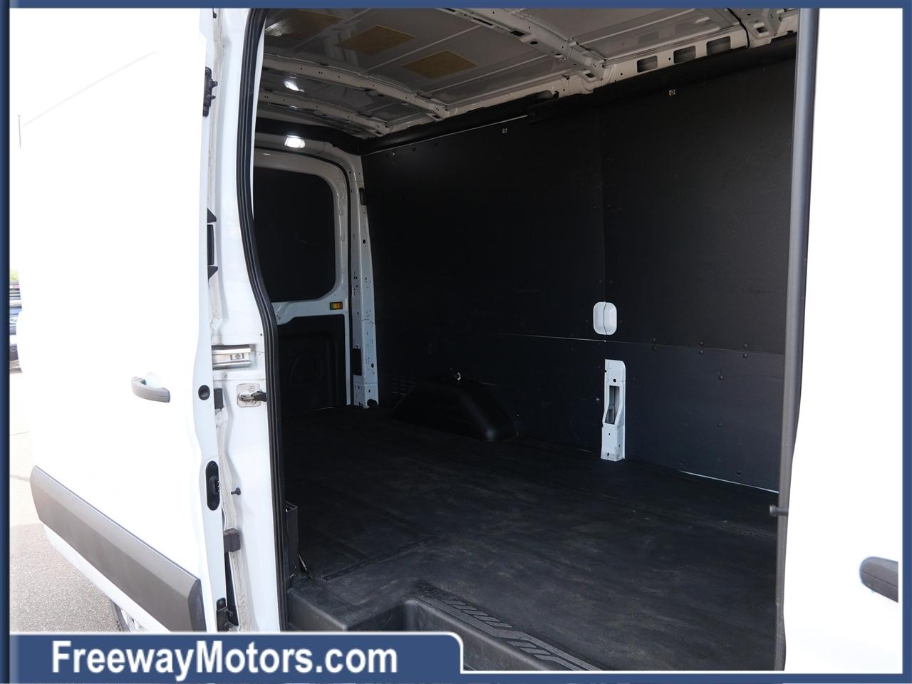 Ford Transit Van T-250 148" Med Rf 9000 GVWR Sliding RH Dr 2019