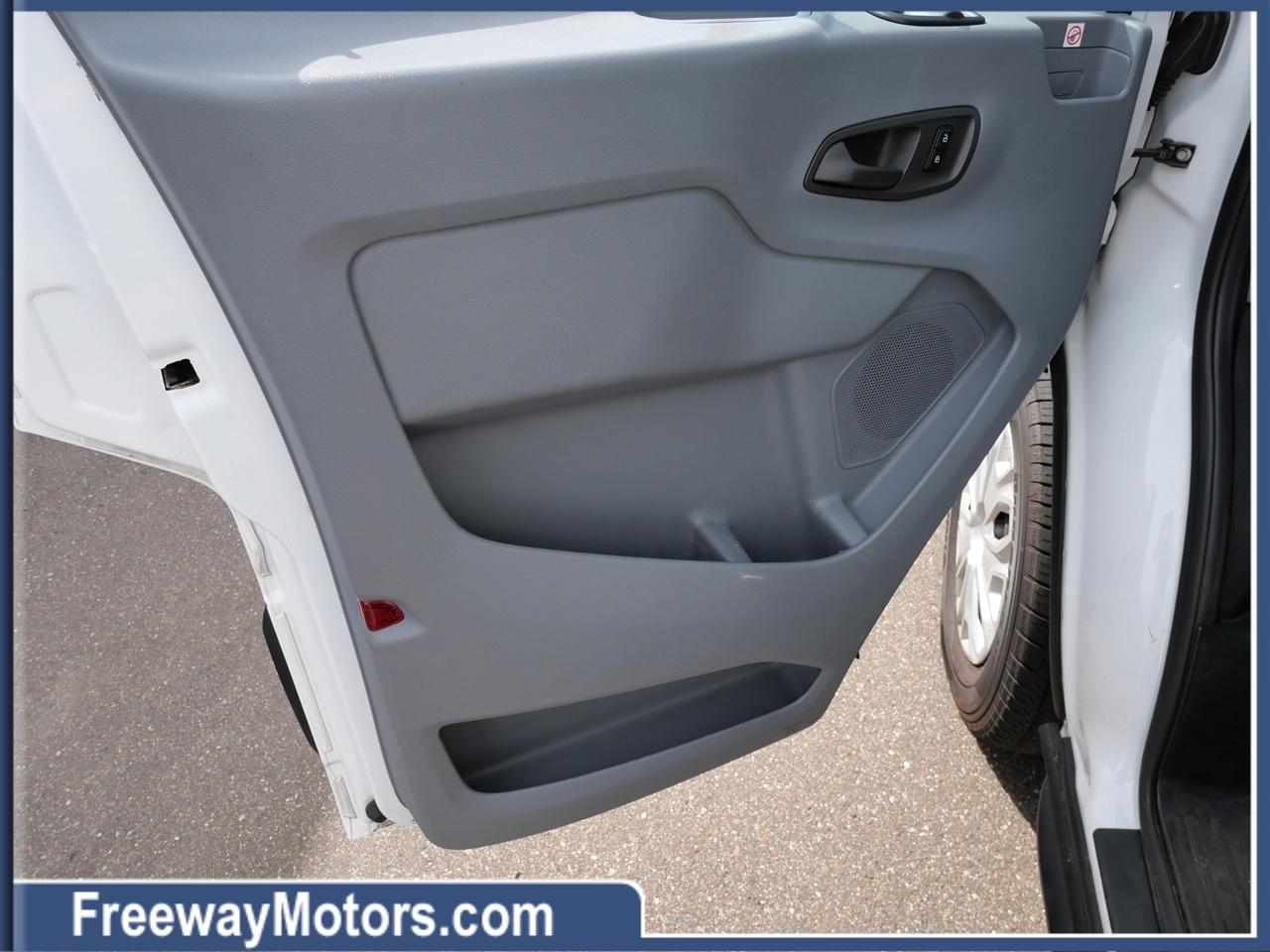 Ford Transit Van T-250 148" Med Rf 9000 GVWR Sliding RH Dr 2019