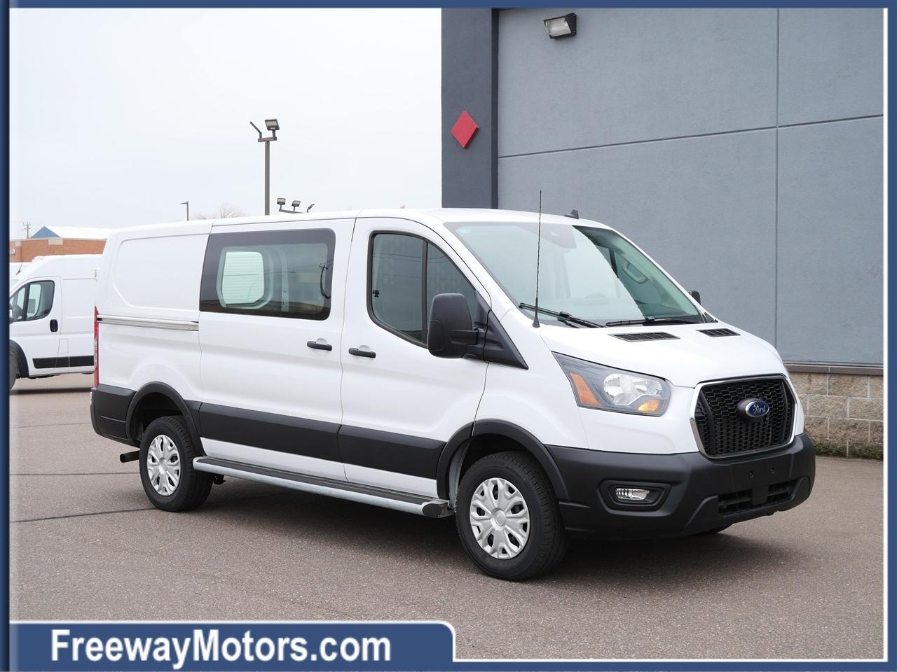 2025 Ford Transit Cargo Van T-250 130" Low Rf 9070 GVWR RWD