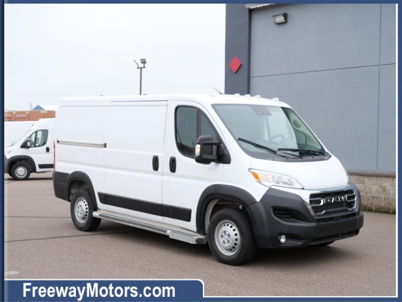 2025 RAM ProMaster Cargo Van Tradesman 2500 Low Roof 136" WB w/Pass Seat
