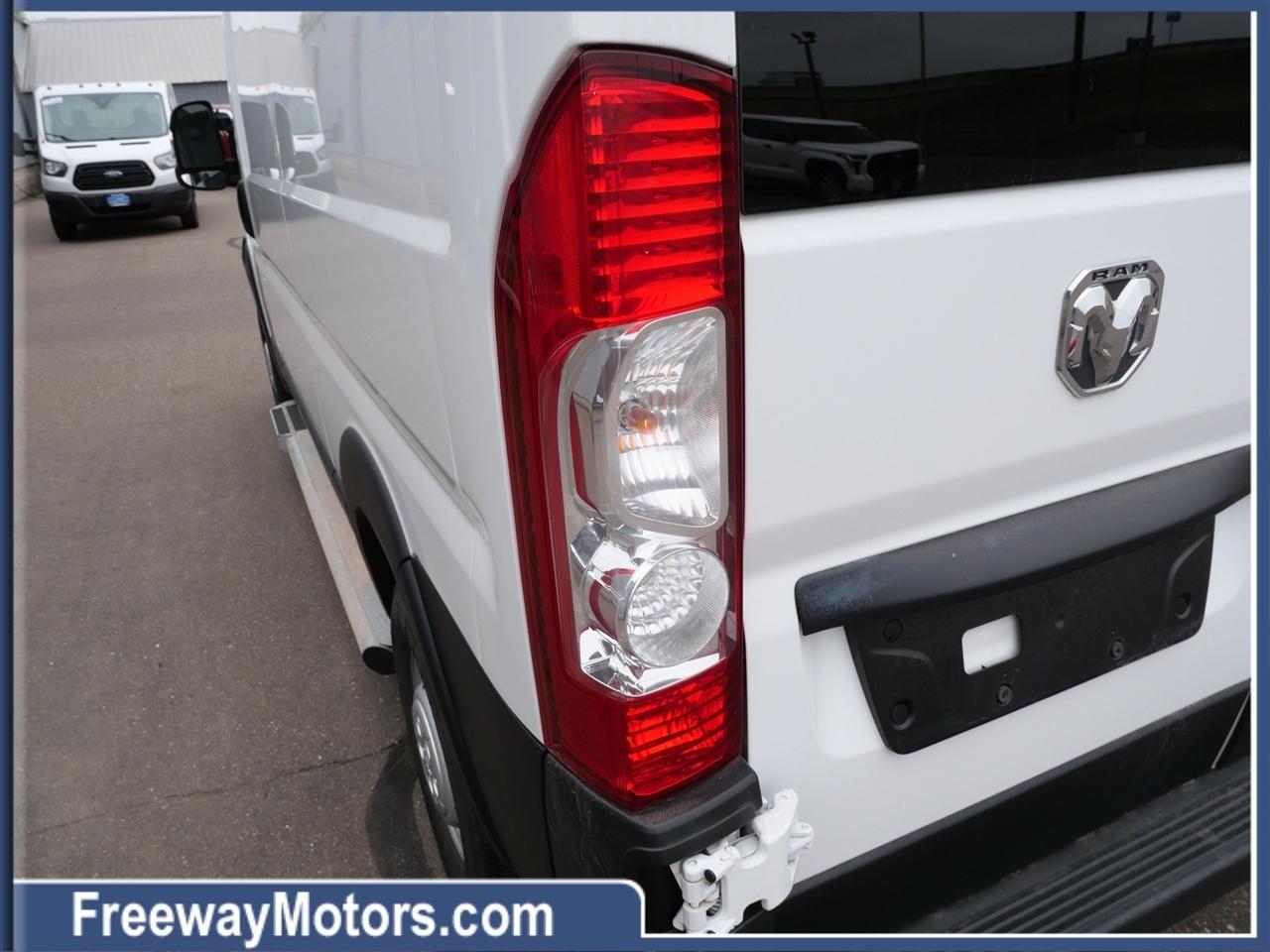 RAM ProMaster Cargo Van Tradesman 2500 Low Roof 136" WB w/Pass Seat 2025