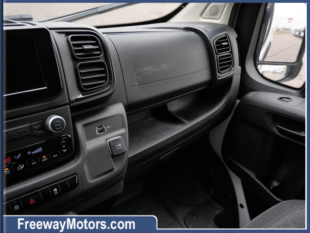RAM ProMaster Cargo Van Tradesman 2500 Low Roof 136" WB w/Pass Seat 2025