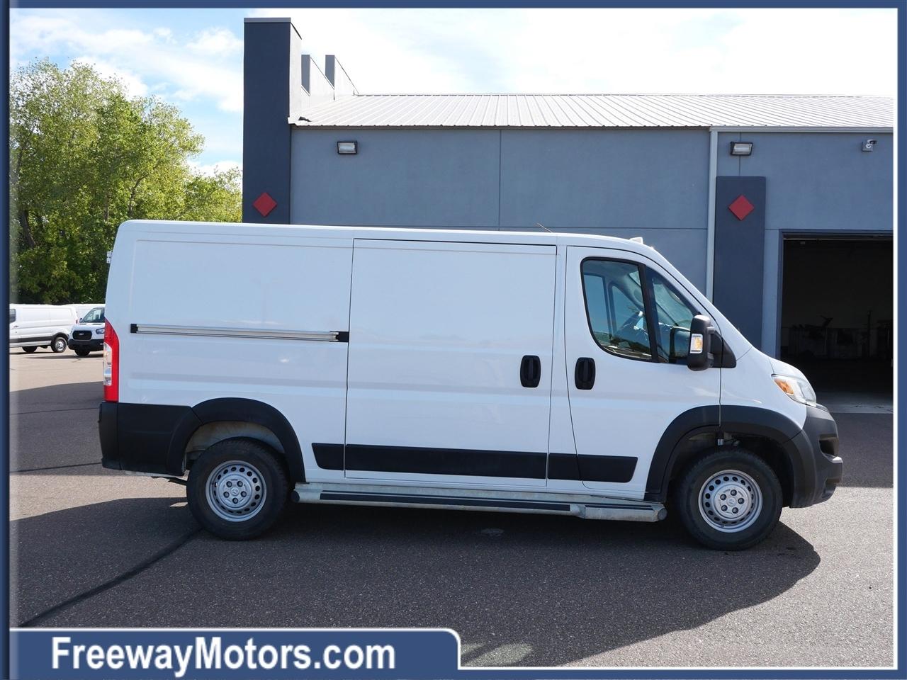 RAM ProMaster Cargo Van Tradesman 2500 Low Roof 136" WB w/Pass Seat 2025