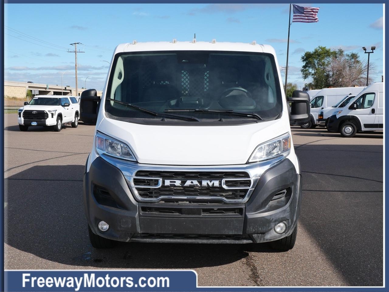 RAM ProMaster Cargo Van Tradesman 2500 Low Roof 136" WB w/Pass Seat 2025
