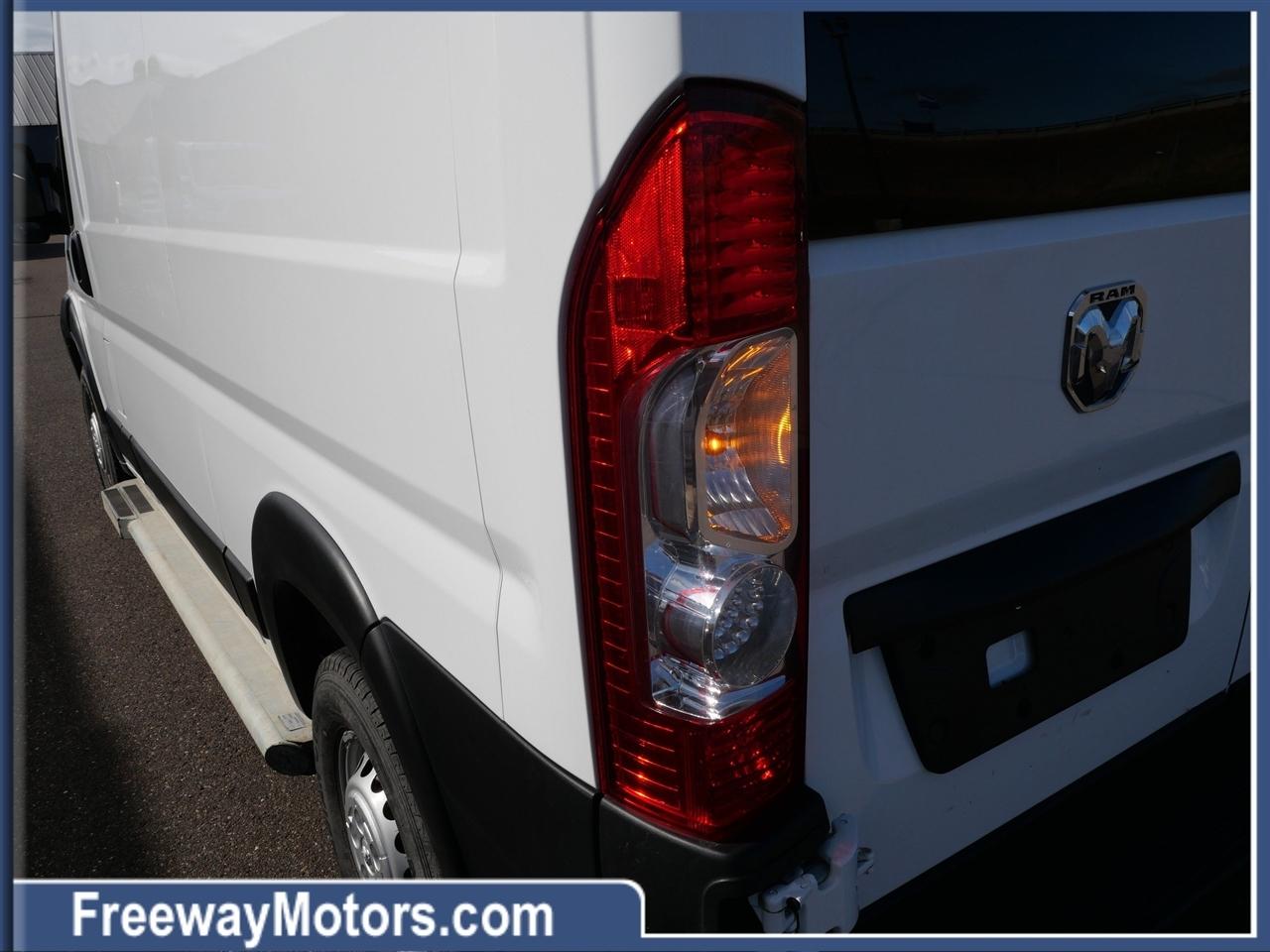 RAM ProMaster Cargo Van Tradesman 2500 Low Roof 136" WB w/Pass Seat 2025