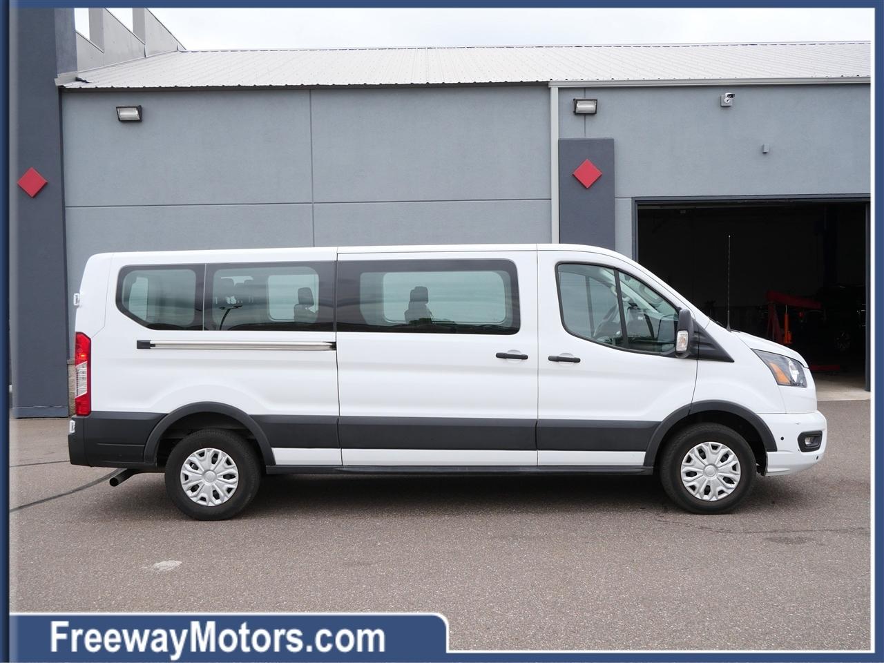 Ford Transit Passenger Wagon T-350 148" Low Roof XLT RWD 2025