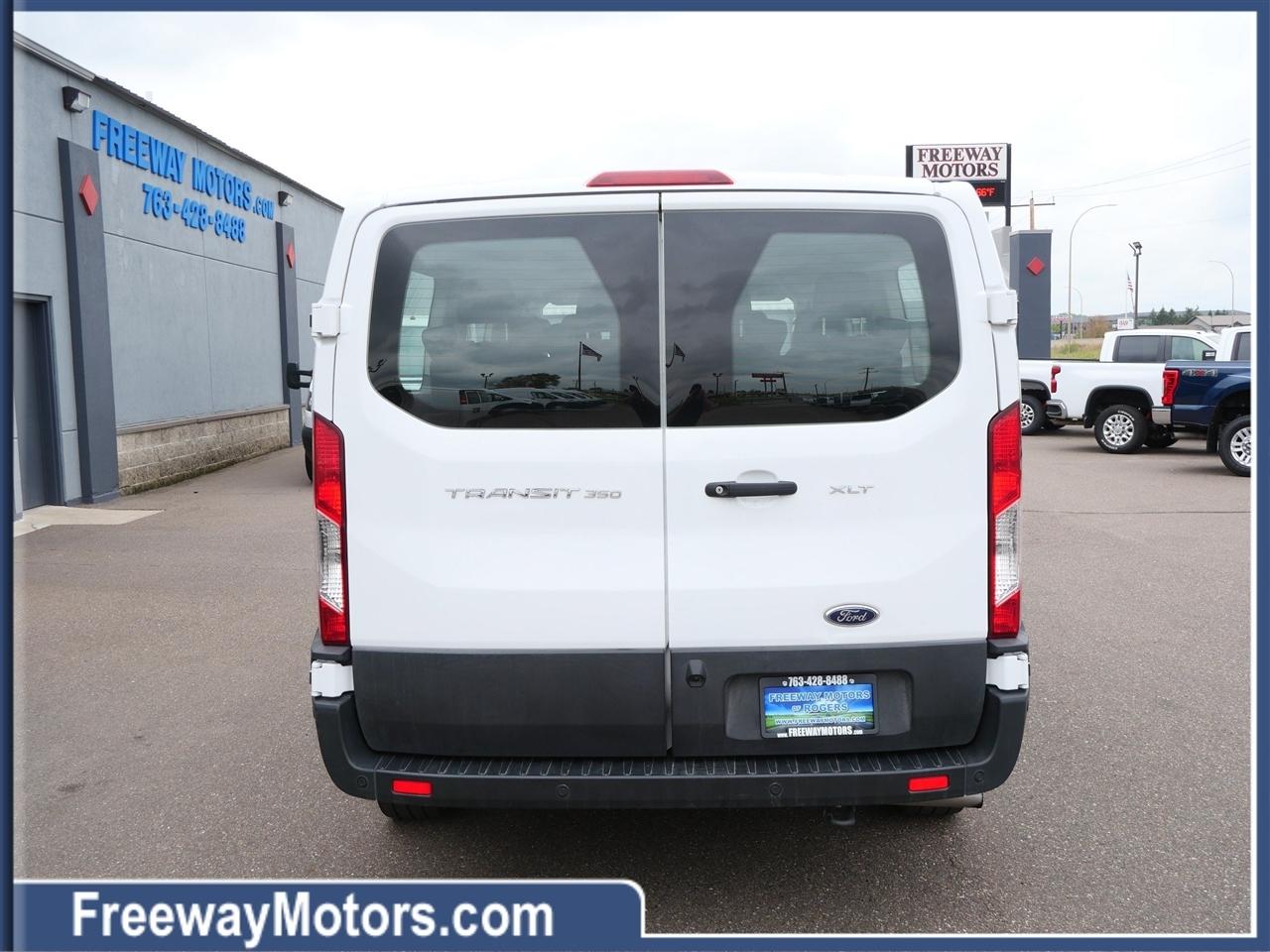 Ford Transit Passenger Wagon T-350 148" Low Roof XLT RWD 2025