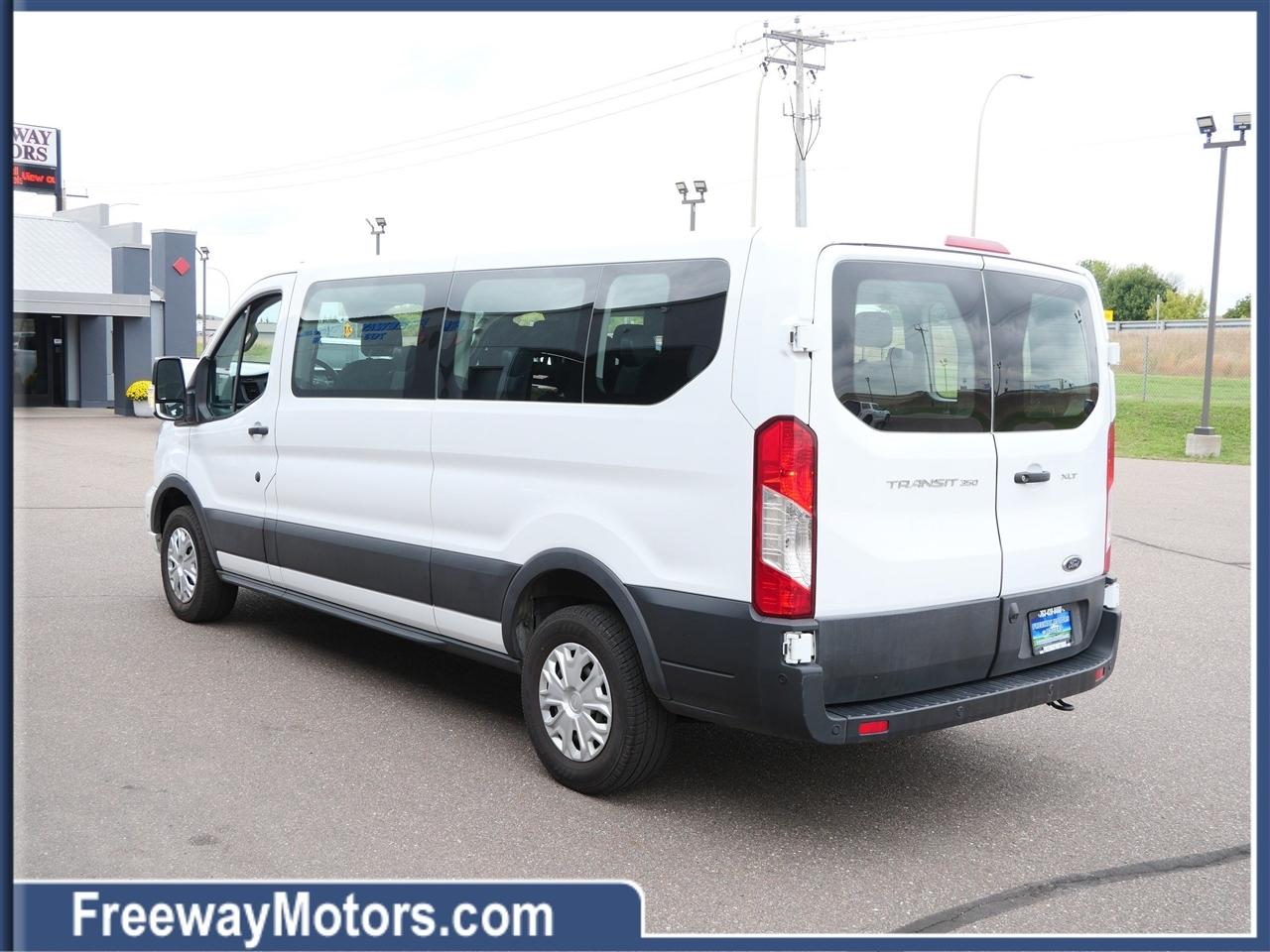 Ford Transit Passenger Wagon T-350 148" Low Roof XLT RWD 2025