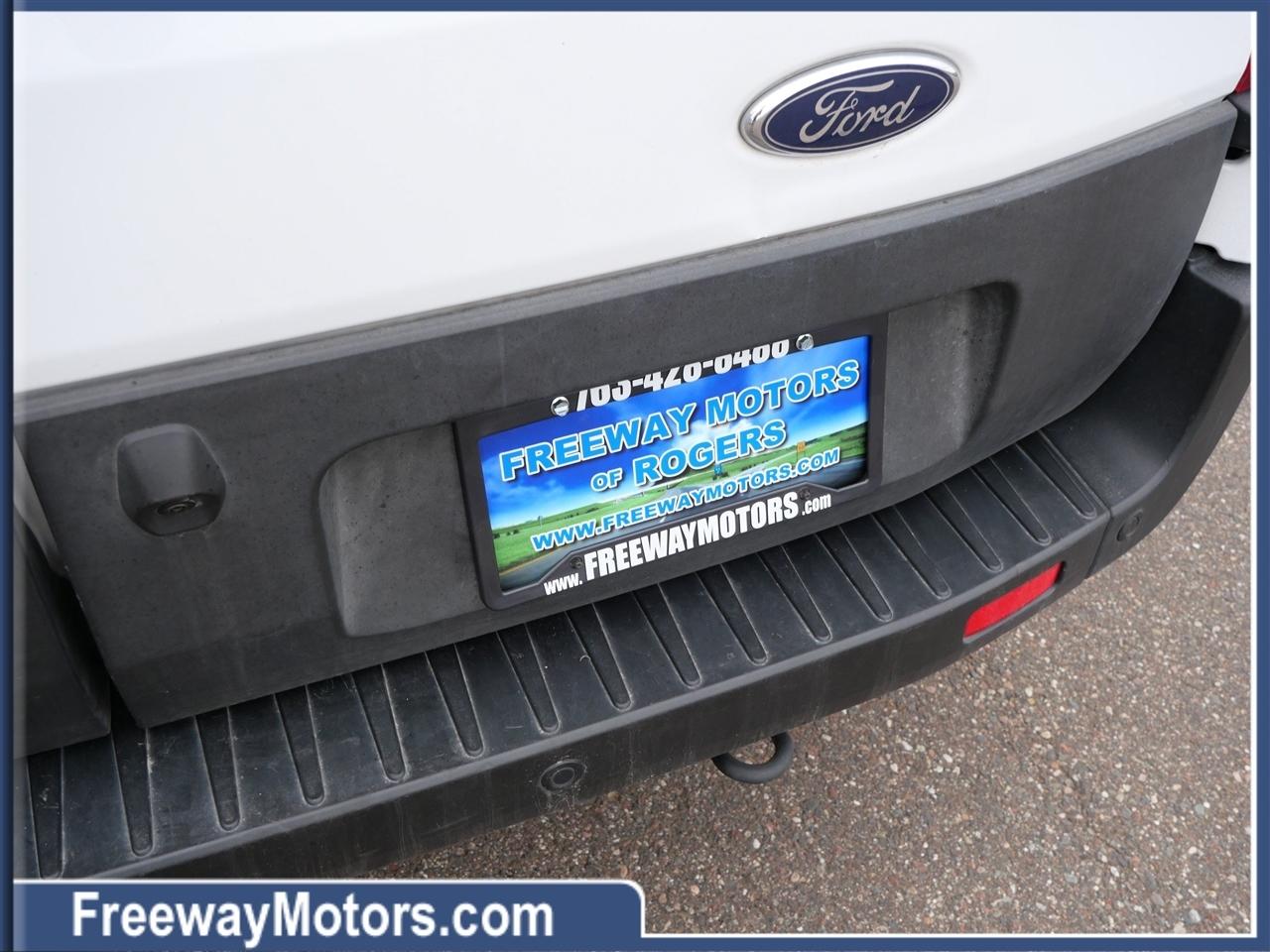 Ford Transit Passenger Wagon T-350 148" Low Roof XLT RWD 2025