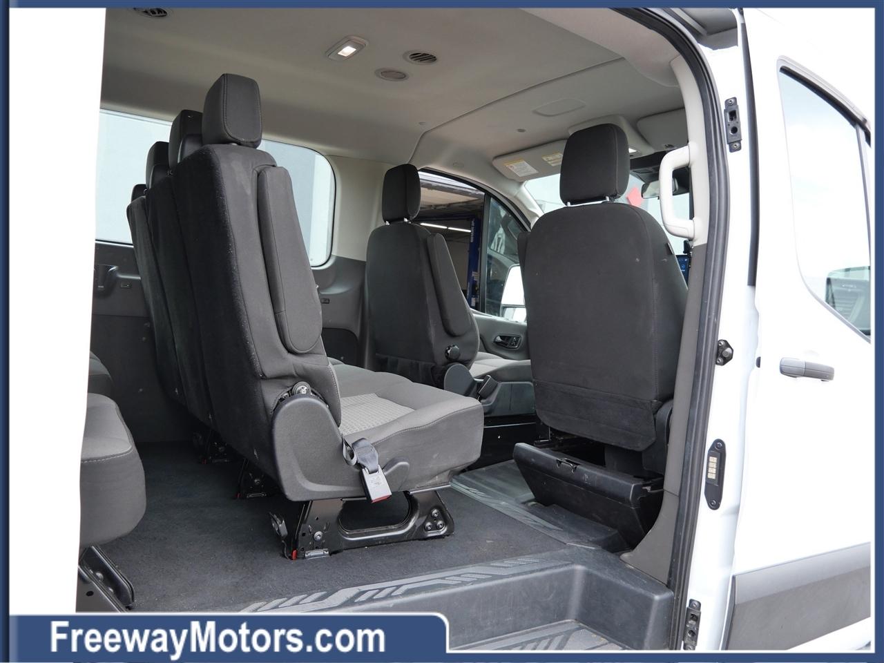 Ford Transit Passenger Wagon T-350 148" Low Roof XLT RWD 2025