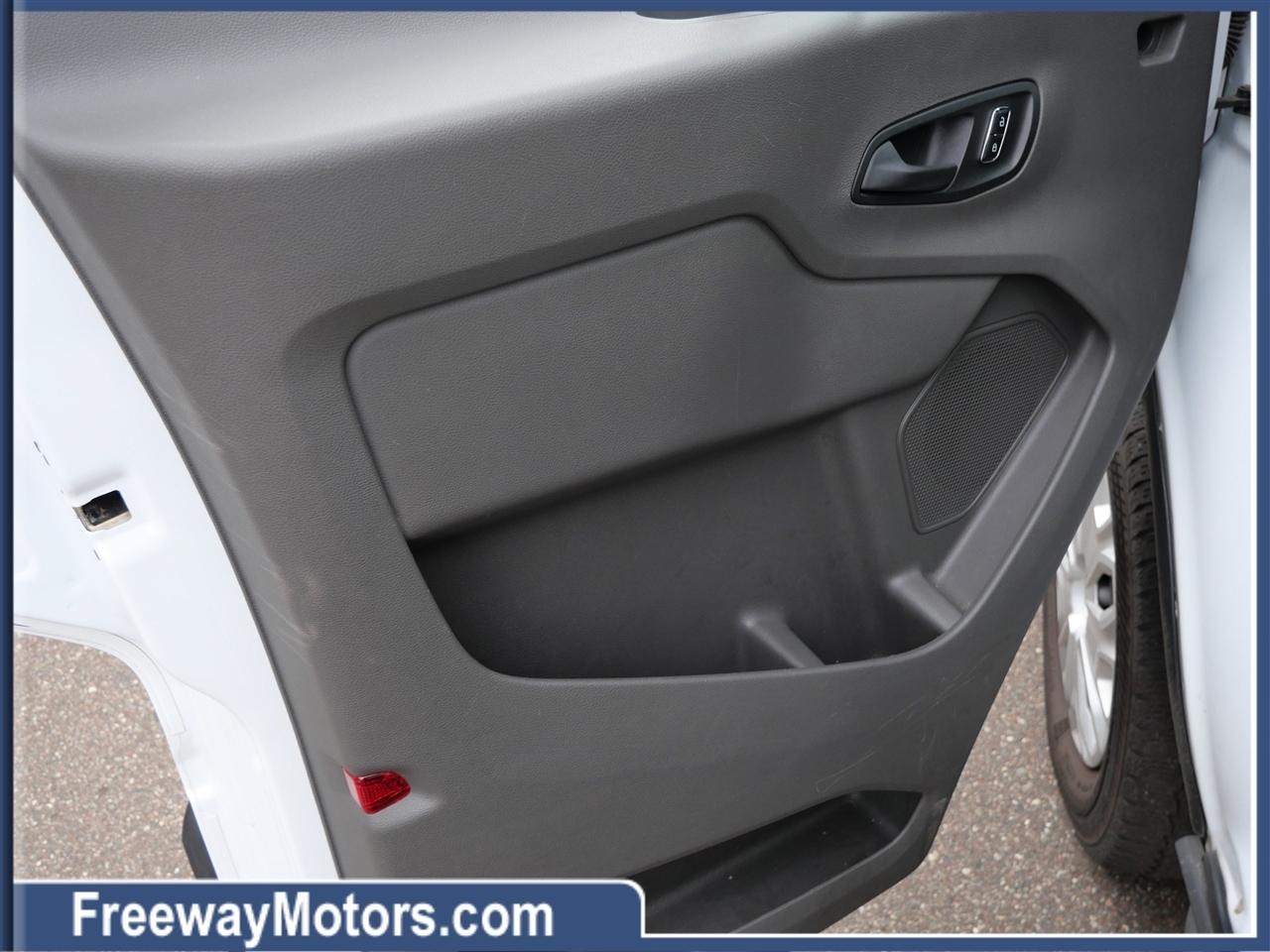 Ford Transit Passenger Wagon T-350 148" Low Roof XLT RWD 2025