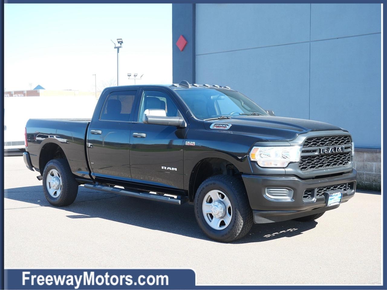 2022 RAM 2500 Tradesman 4x4 Crew Cab 6'4" Box