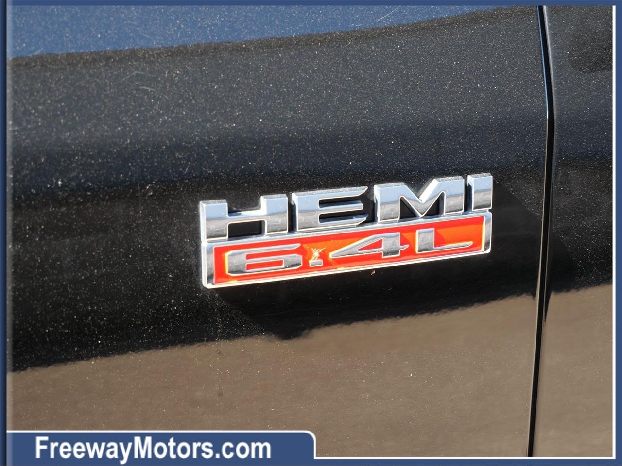 RAM 2500 Tradesman 4x4 Crew Cab 6'4" Box 2022