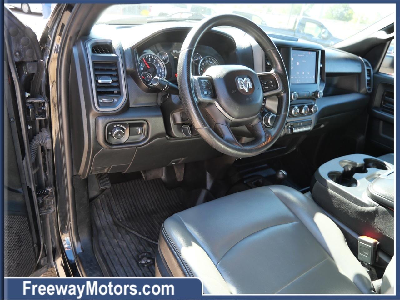 RAM 2500 Tradesman 4x4 Crew Cab 6'4" Box 2022