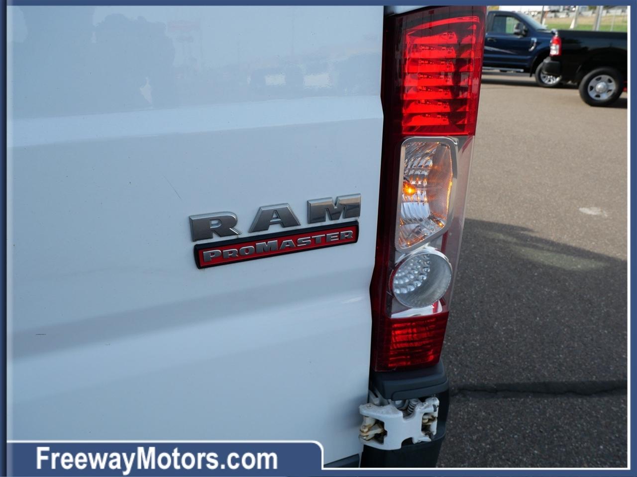 RAM ProMaster Cargo Van 1500 Low Roof 136" WB 2017