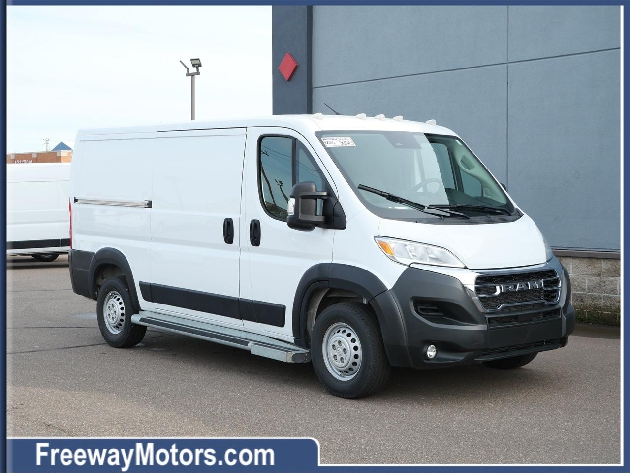 RAM ProMaster Cargo Van Tradesman 2500 Low Roof 136" WB w/Pass Seat 2025
