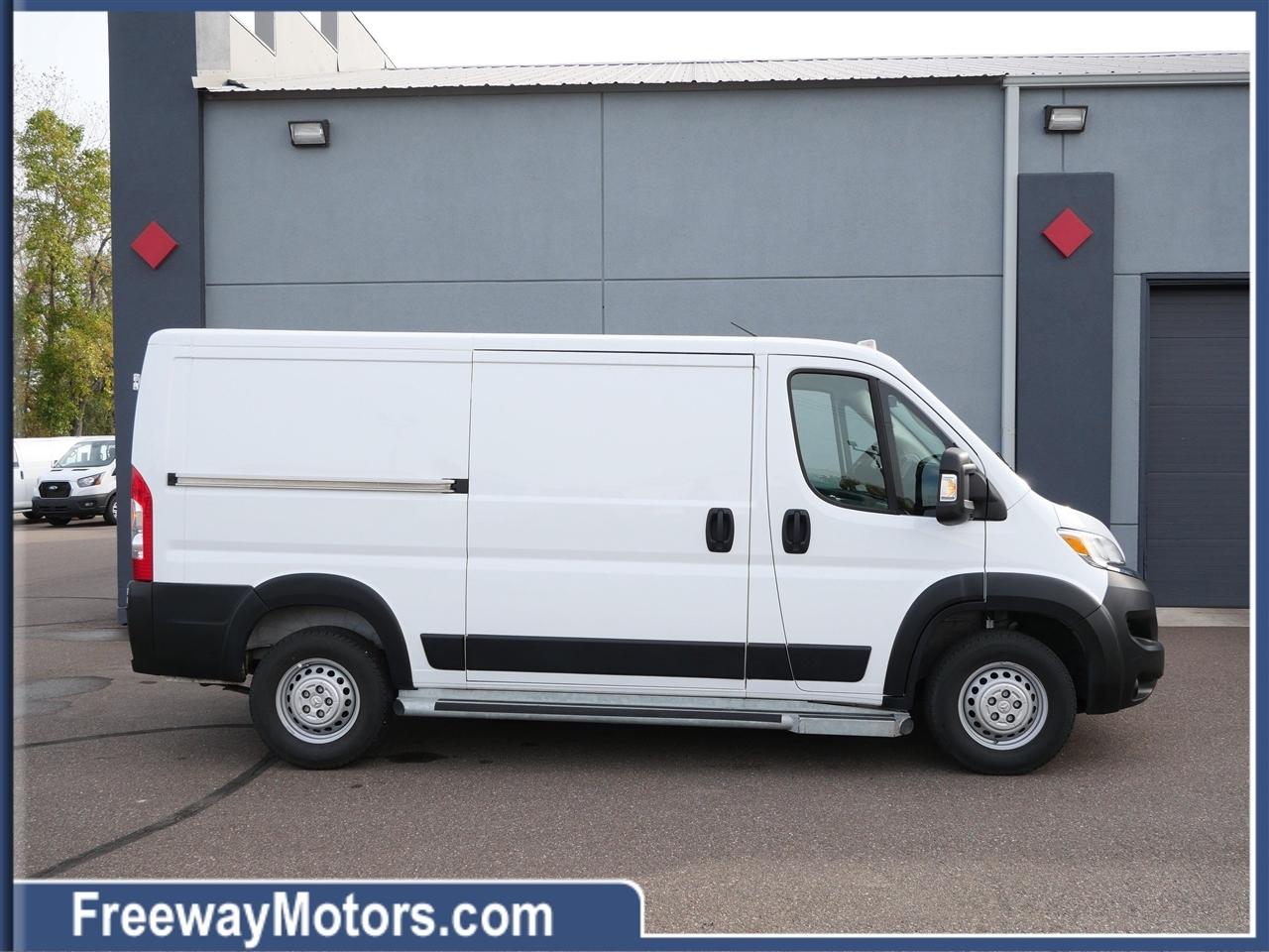 RAM ProMaster Cargo Van Tradesman 2500 Low Roof 136" WB w/Pass Seat 2025
