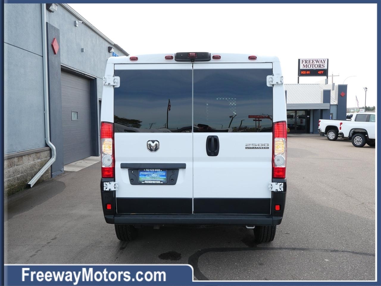 RAM ProMaster Cargo Van Tradesman 2500 Low Roof 136" WB w/Pass Seat 2025