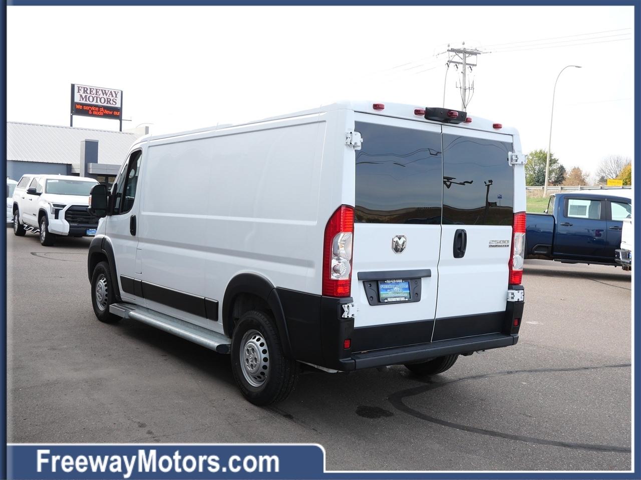 RAM ProMaster Cargo Van Tradesman 2500 Low Roof 136" WB w/Pass Seat 2025