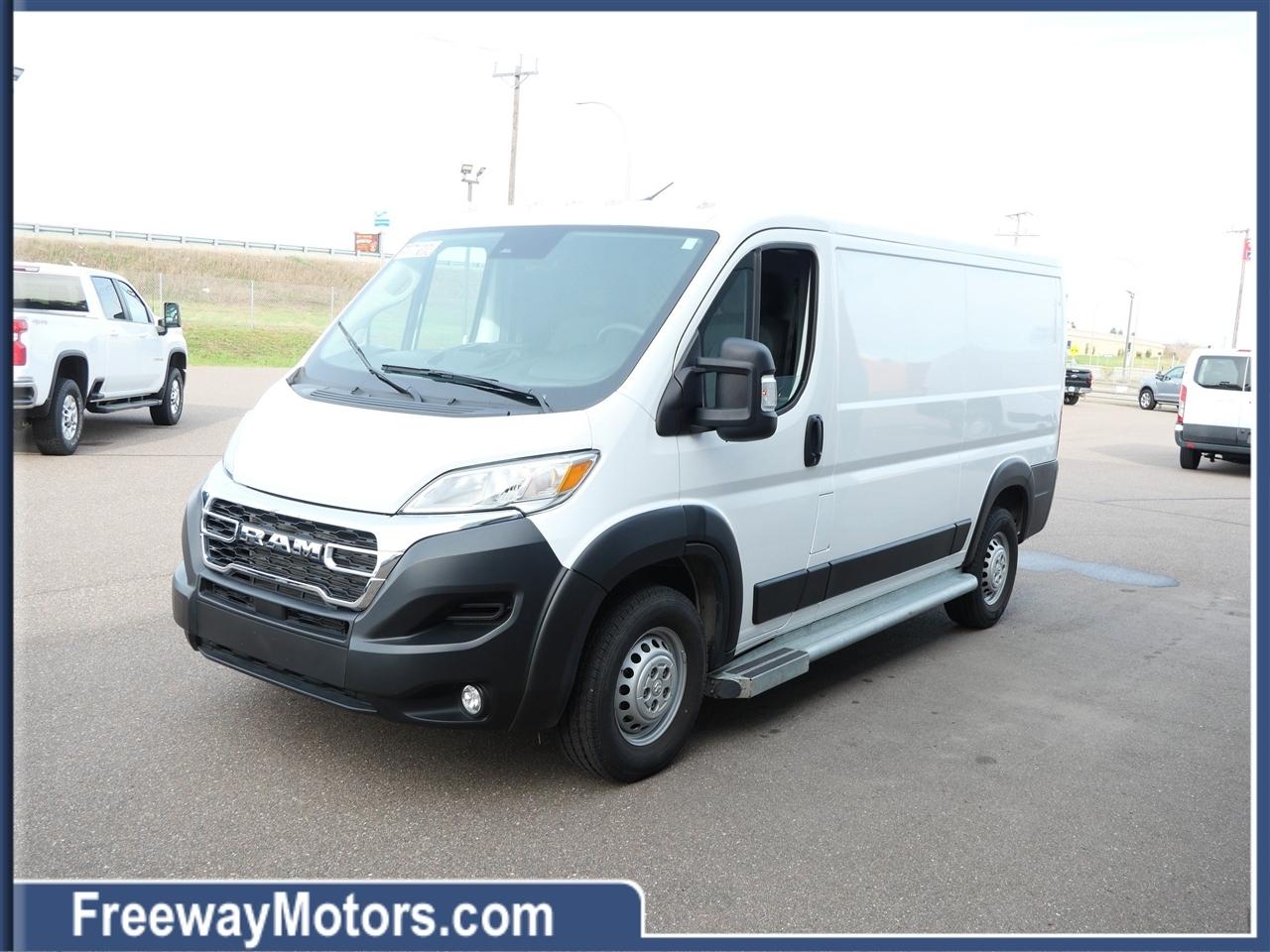 RAM ProMaster Cargo Van Tradesman 2500 Low Roof 136" WB w/Pass Seat 2025