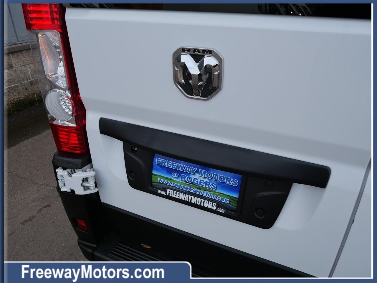 RAM ProMaster Cargo Van Tradesman 2500 Low Roof 136" WB w/Pass Seat 2025