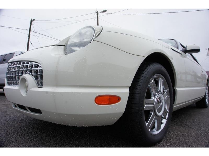 Ford Thunderbird  2002