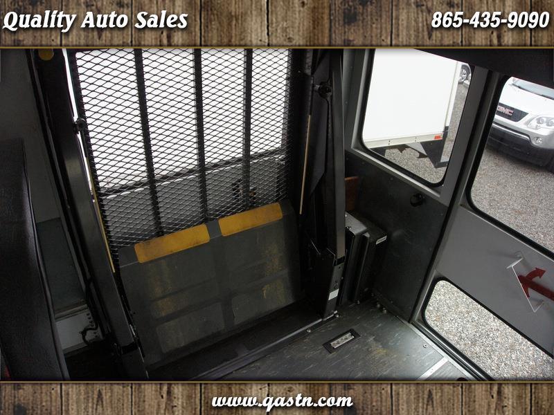 2004 Chevrolet Express 139 WB C7A DRW