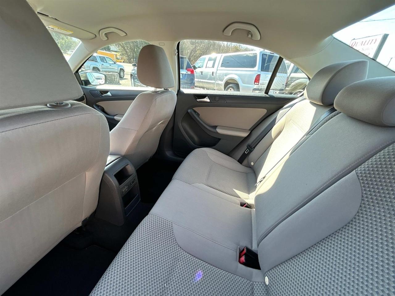 Volkswagen Jetta  2014