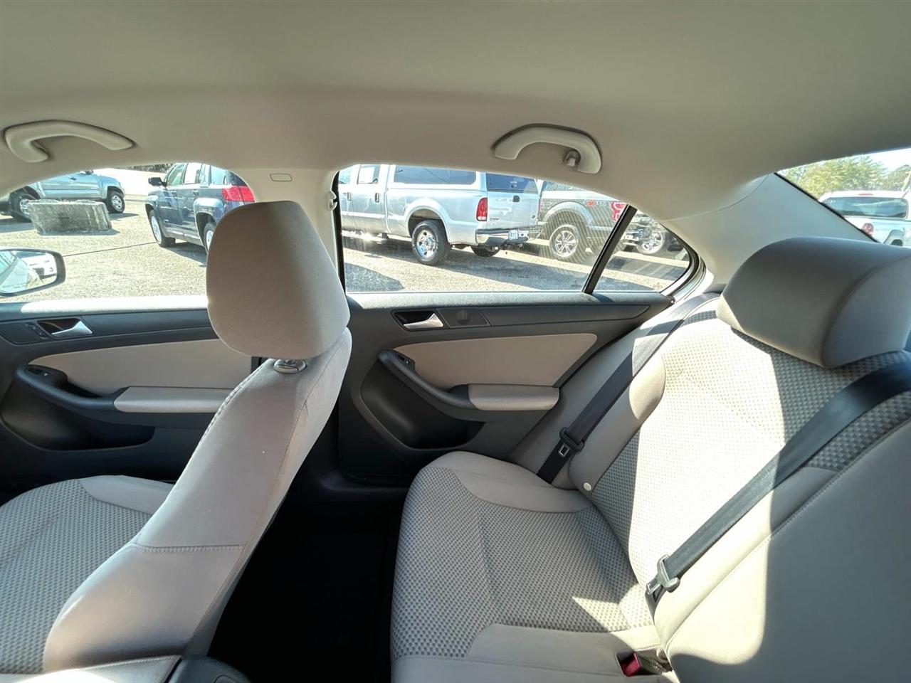 Volkswagen Jetta  2014