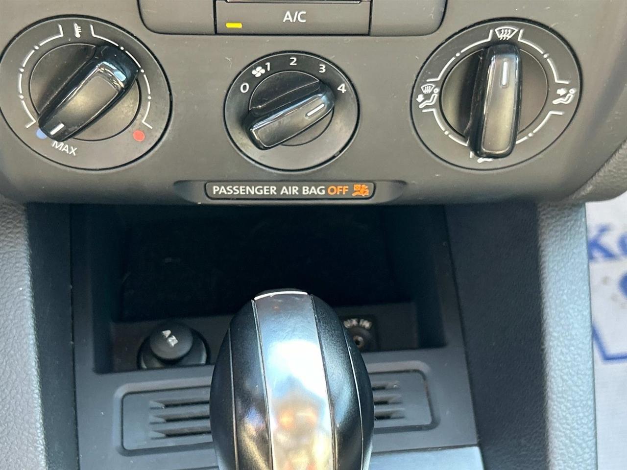 Volkswagen Jetta  2014