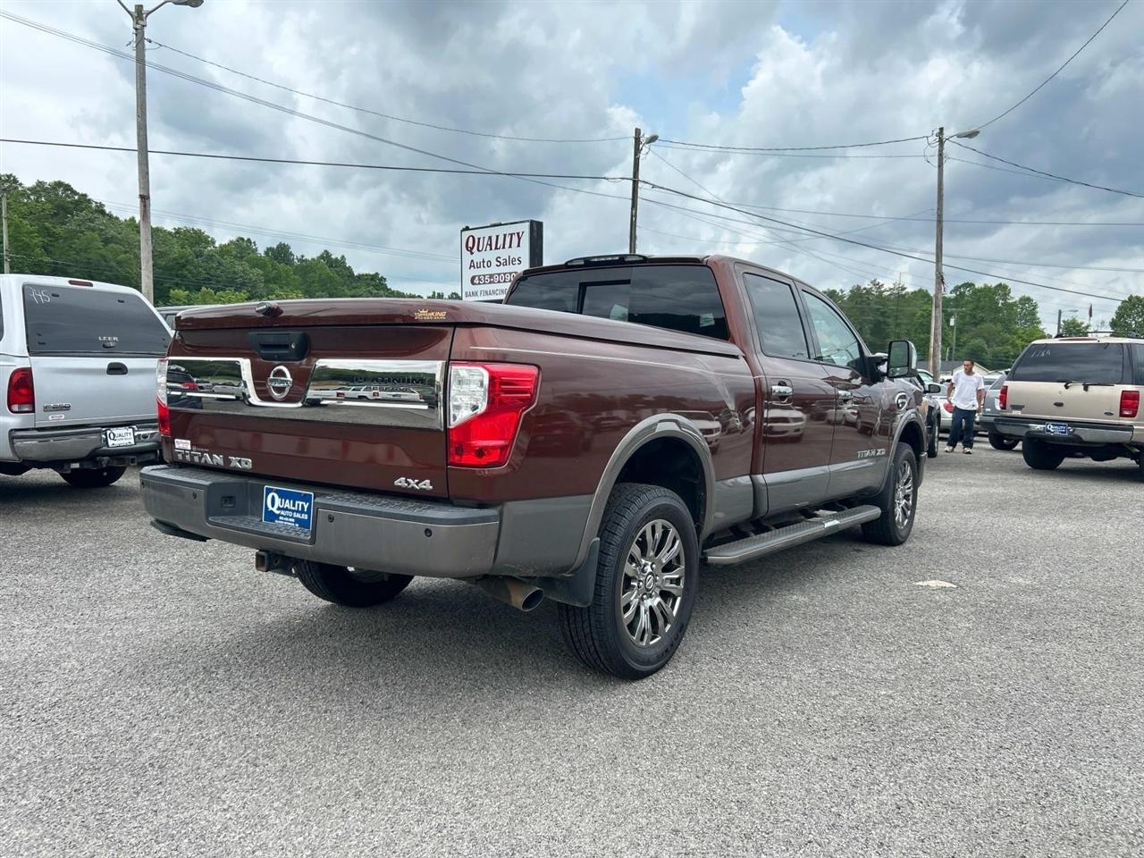 Nissan Titan XD  2017