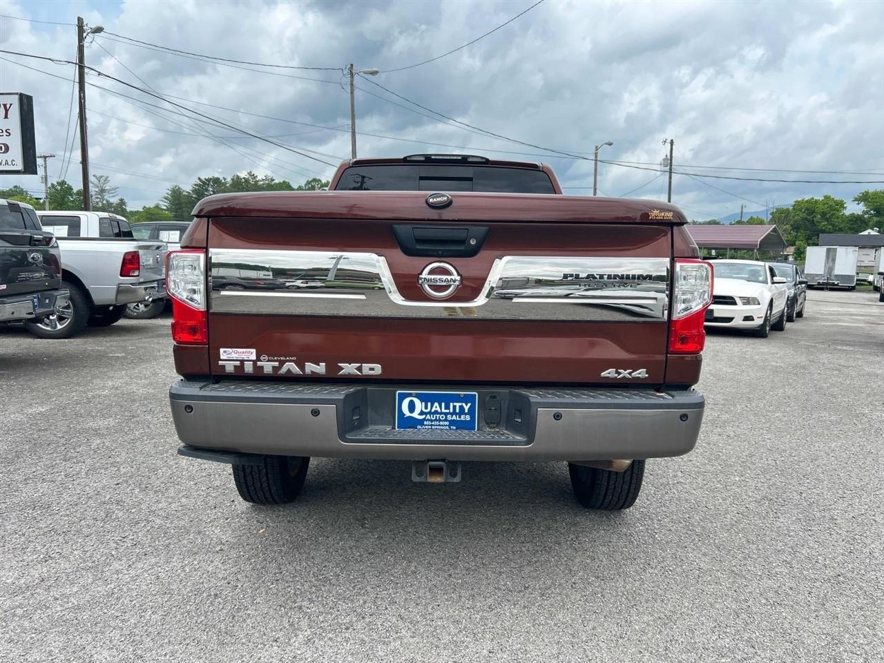 Nissan Titan XD  2017
