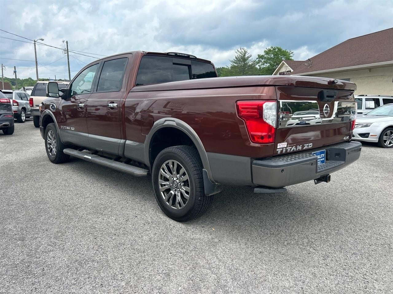 Nissan Titan XD  2017