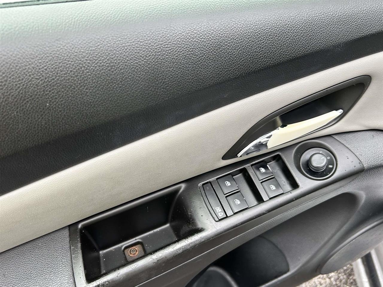 Chevrolet Cruze  2012