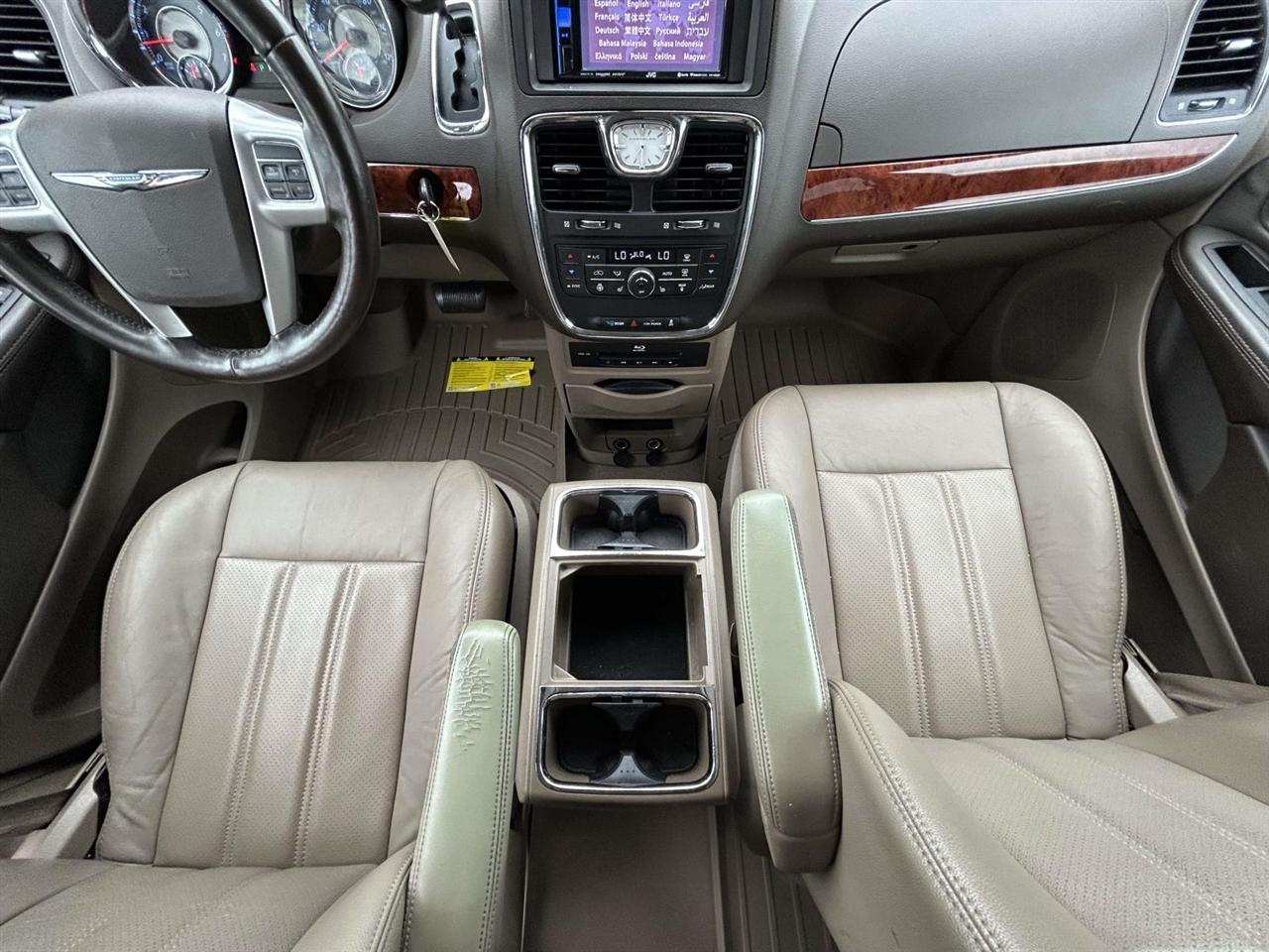 Chrysler Town & Country  2014