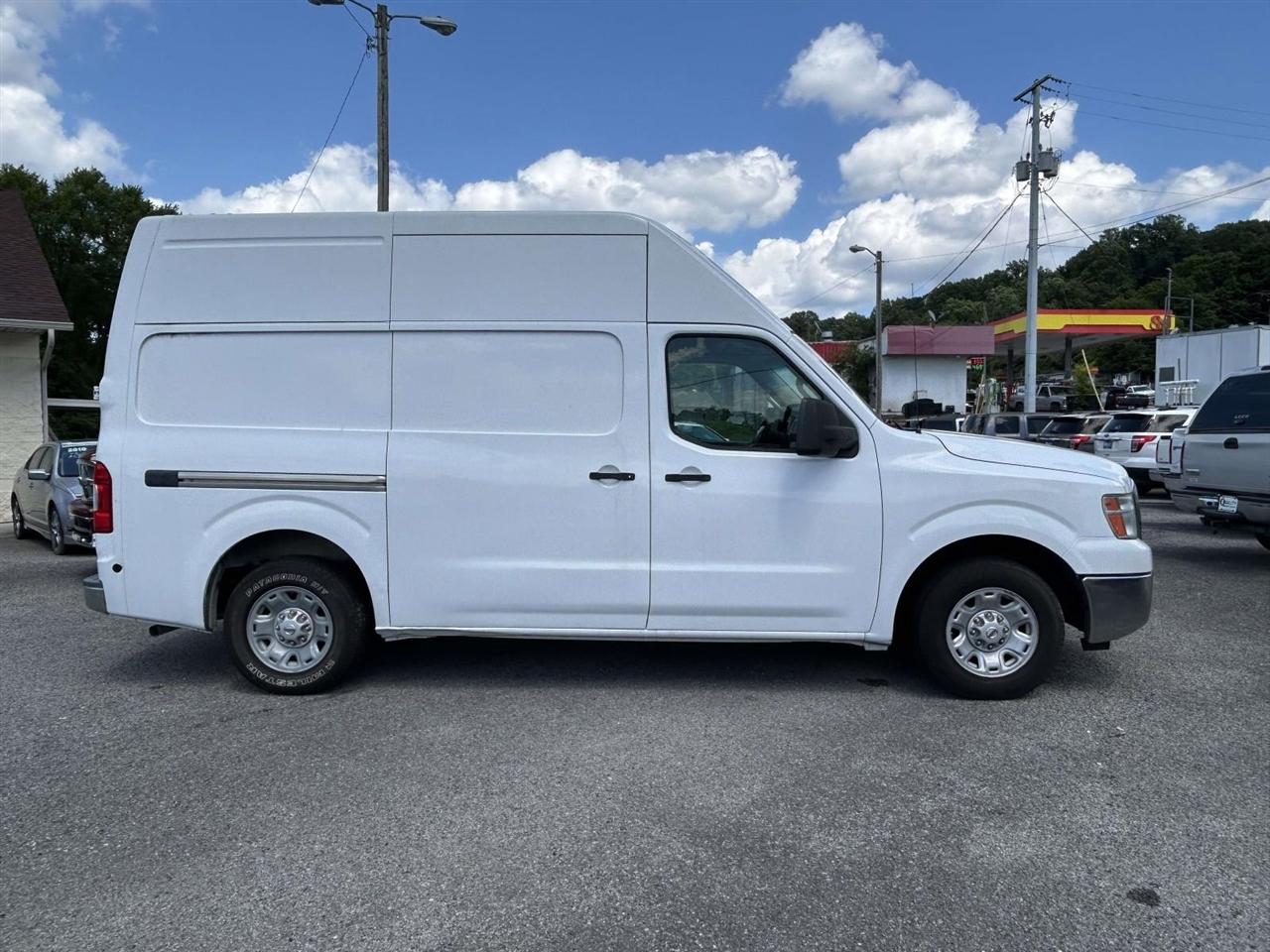 Nissan NV Cargo  2013