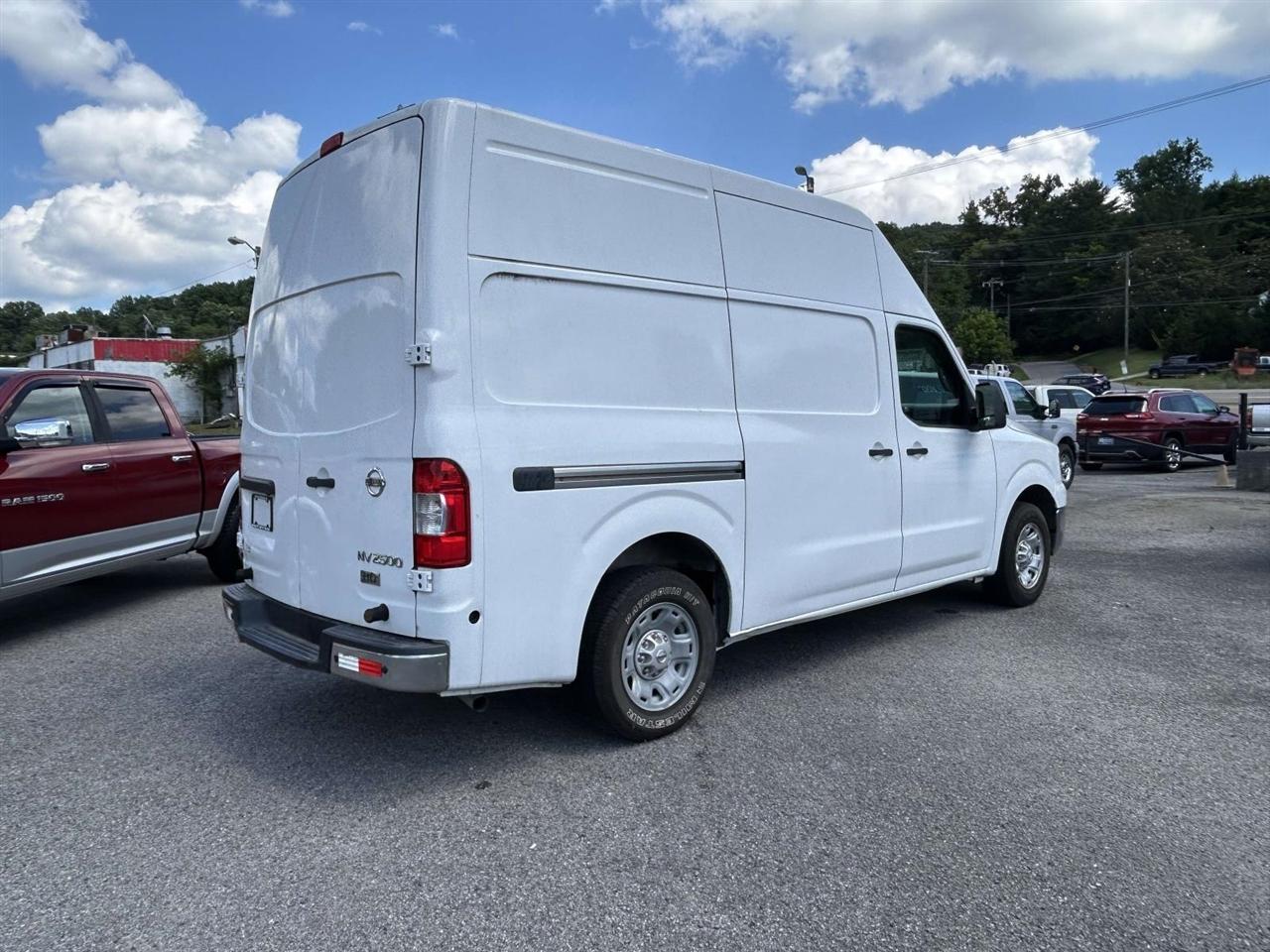 Nissan NV Cargo  2013