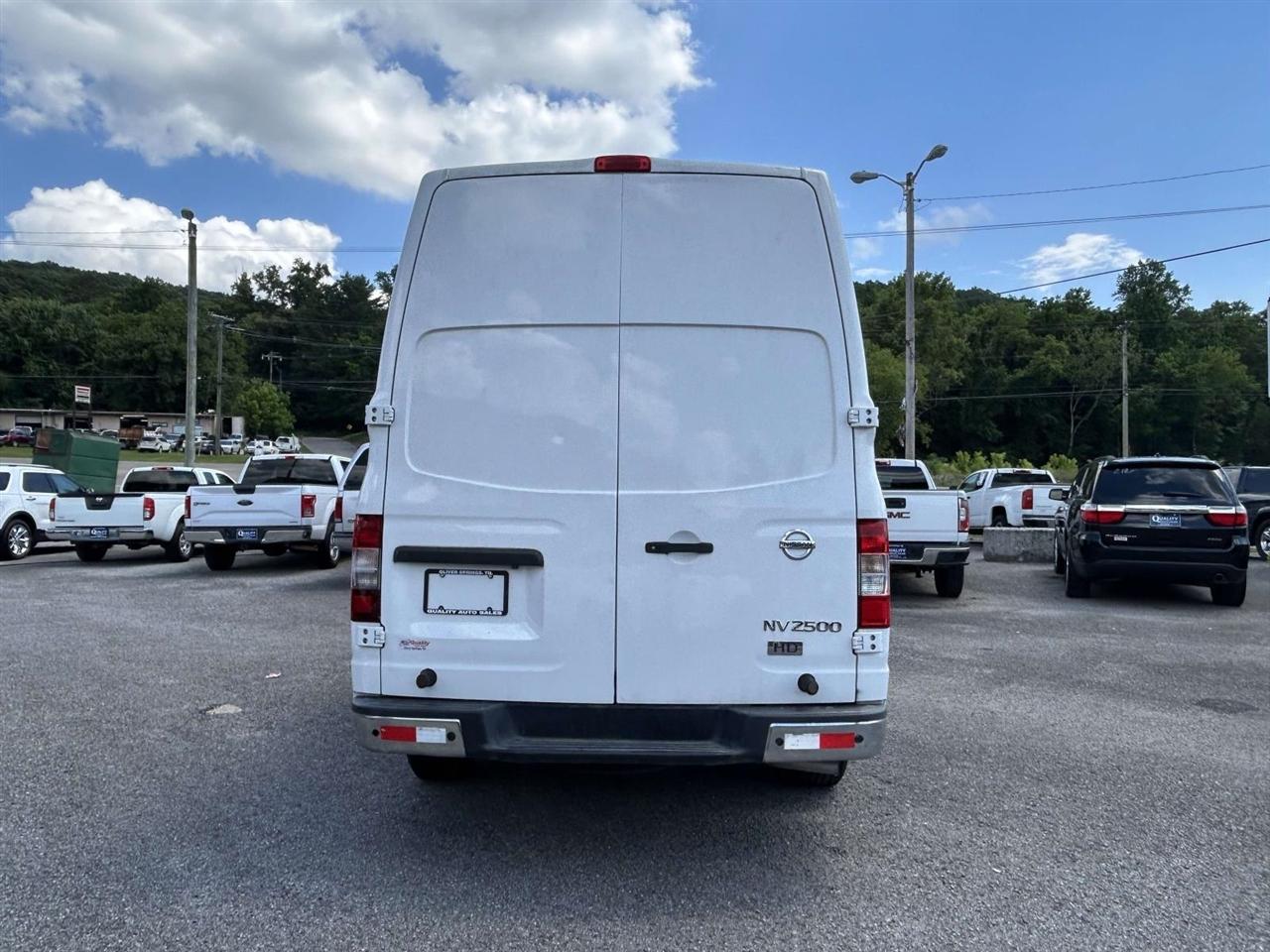 Nissan NV Cargo  2013