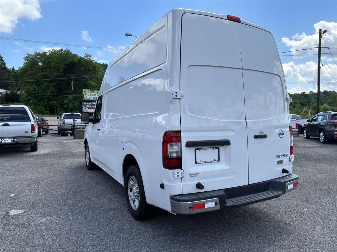 Nissan NV Cargo  2013