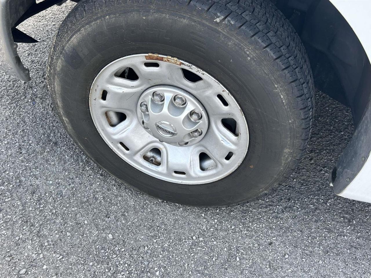 Nissan NV Cargo  2013