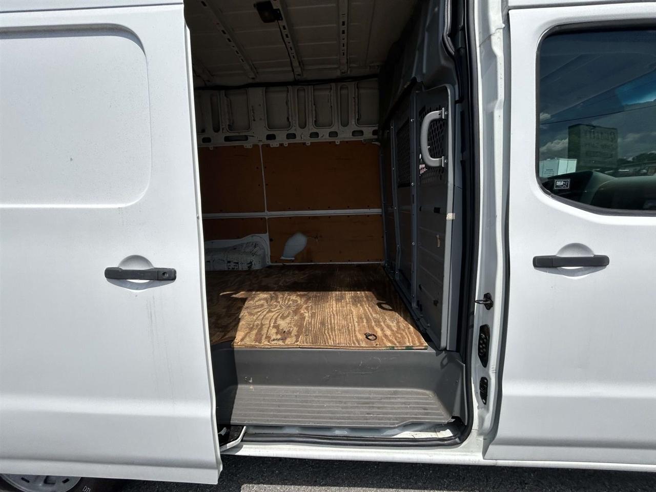 Nissan NV Cargo  2013