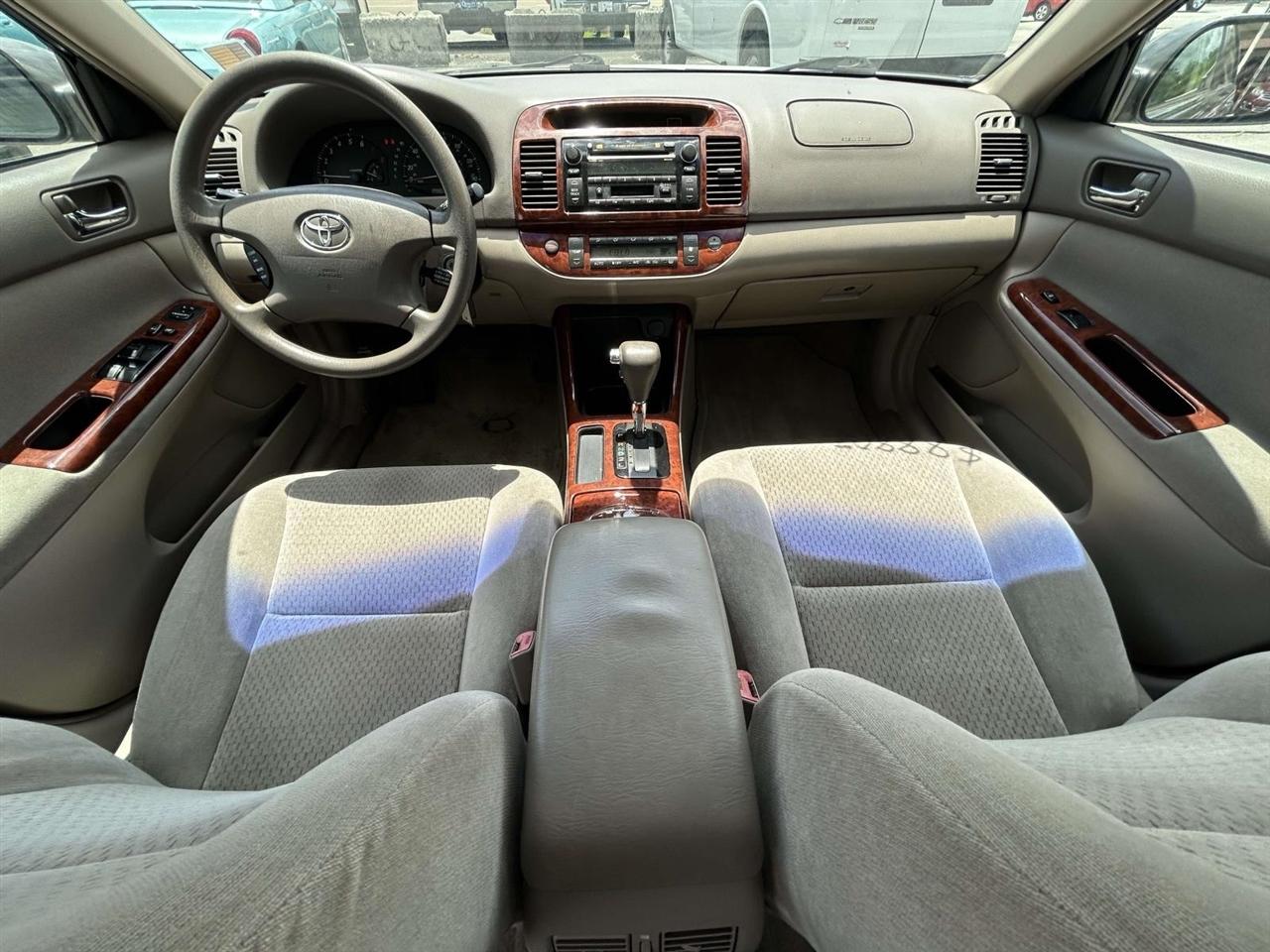 Toyota Camry  2004