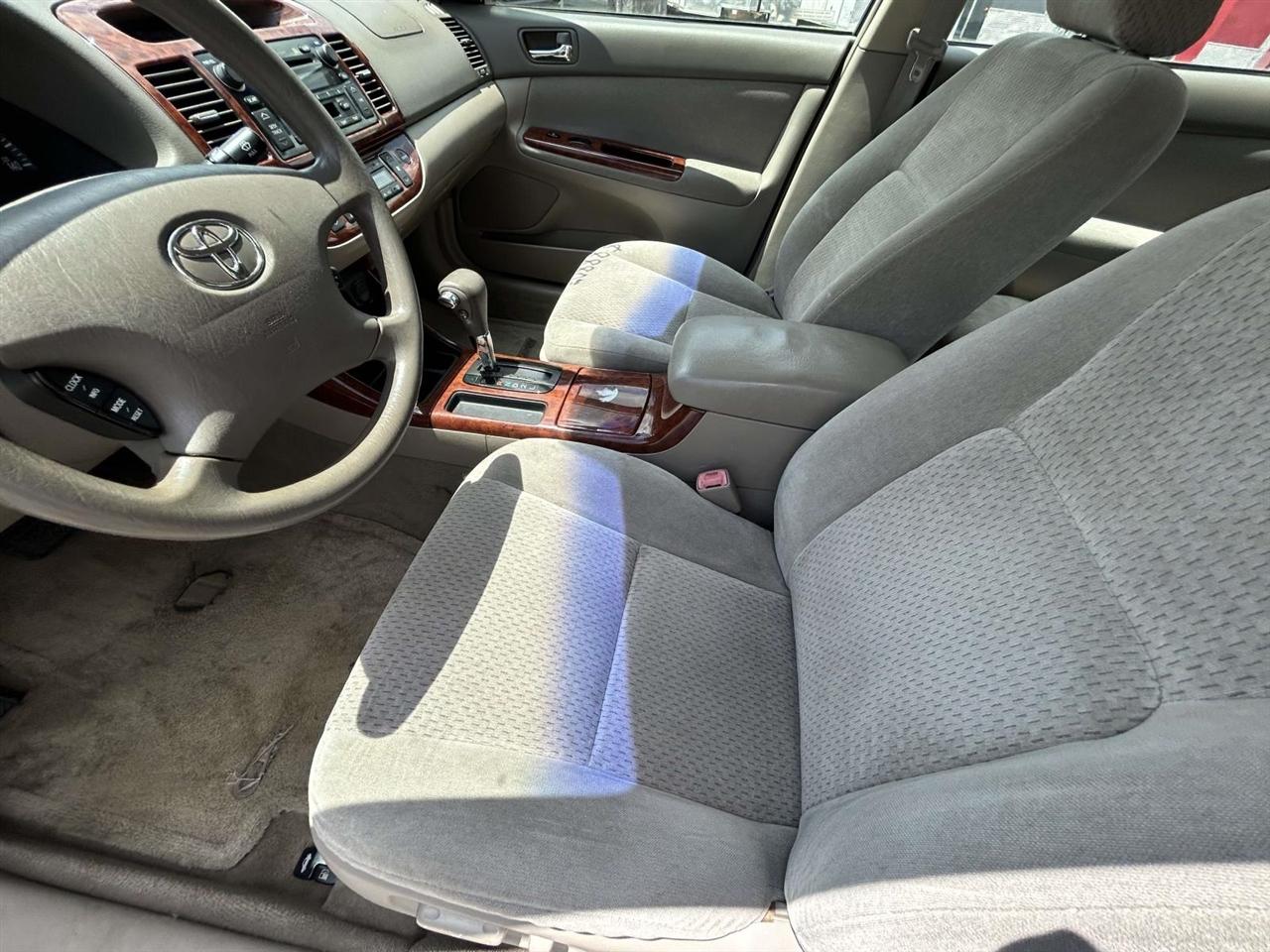 Toyota Camry  2004