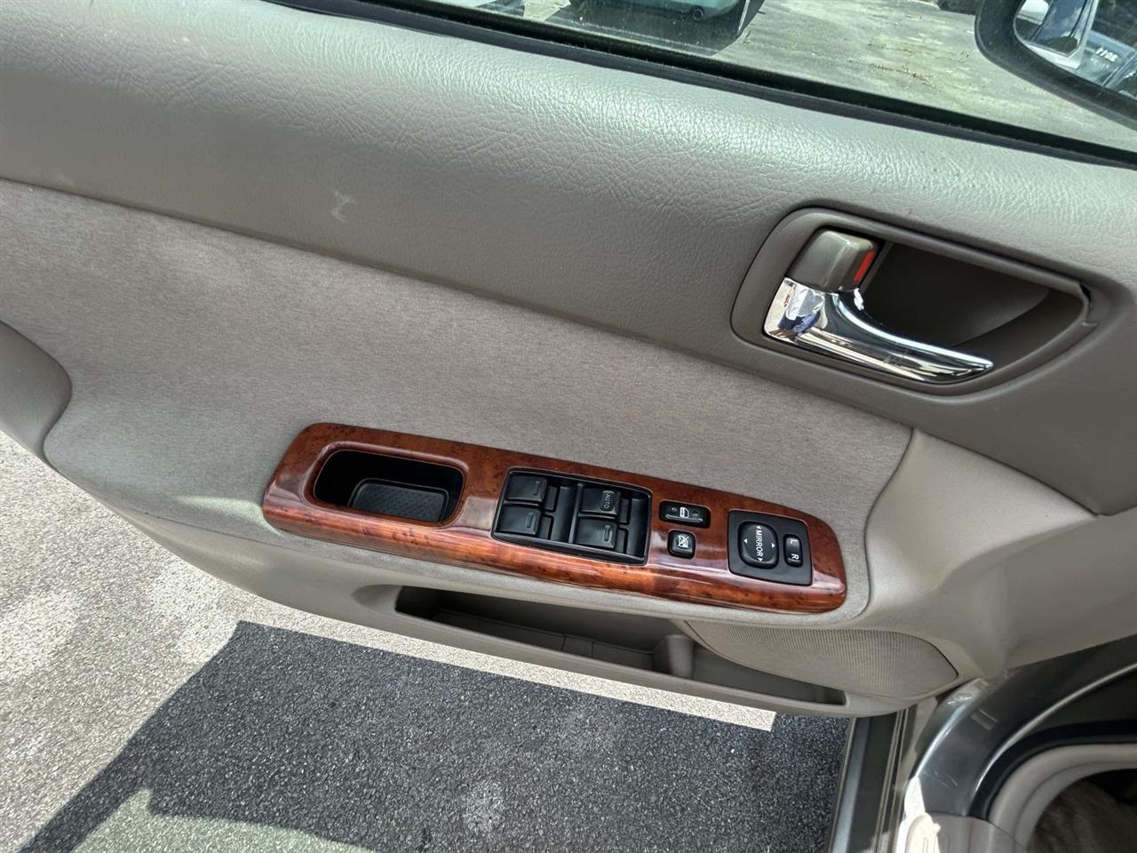 Toyota Camry  2004