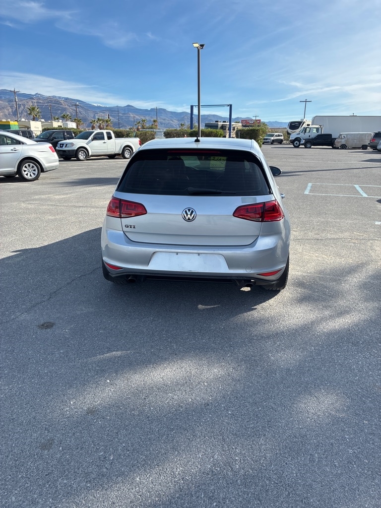 Volkswagen GTI SE 6A 4-Door 2016